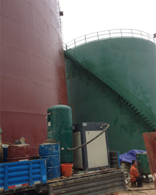 聚脲材料使用噴涂機(jī)實(shí)現(xiàn)良好的防腐防水特性(圖2) 化工除鹽水箱聚脲防腐工程