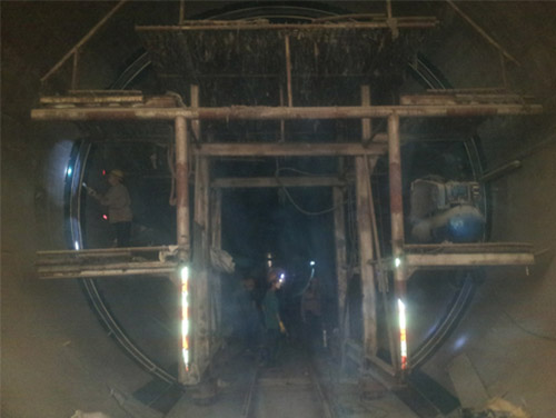 穿黃工程聚脲防水施工