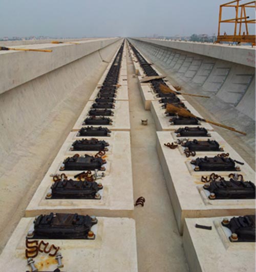 聚脲防水(圖4) 鐵路橋面聚脲防水工程