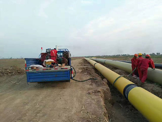 保溫噴涂設(shè)備(圖1) 保溫噴涂設(shè)備 現(xiàn)場接頭補口機Q2600