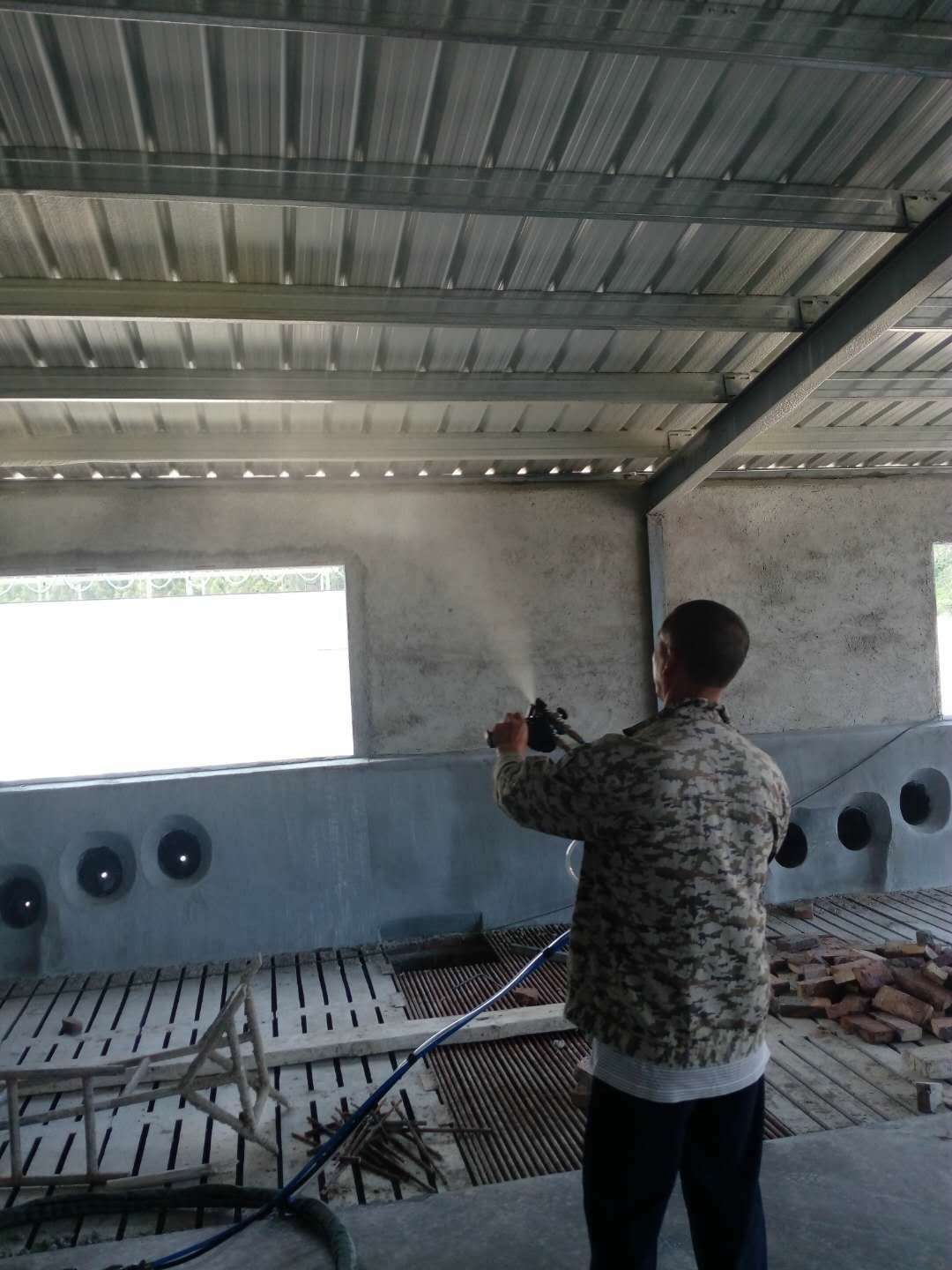 小雞幼苗養殖場保溫房聚氨酯噴涂保溫好不好(圖1) 小雞幼苗養殖場保溫房聚氨酯噴涂保溫