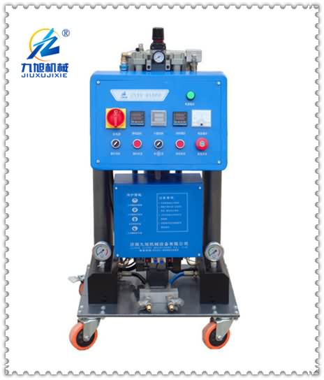 怎樣給豬舍做保溫 聚氨酯噴涂保溫效果好(圖1) 豬舍聚氨酯保溫Q1600型噴機